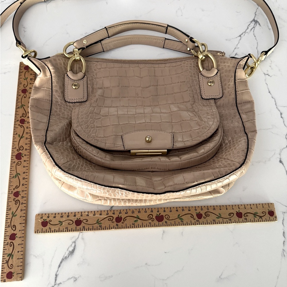 Vintage COACH Tan Crocodile-Embossed Women's Bag